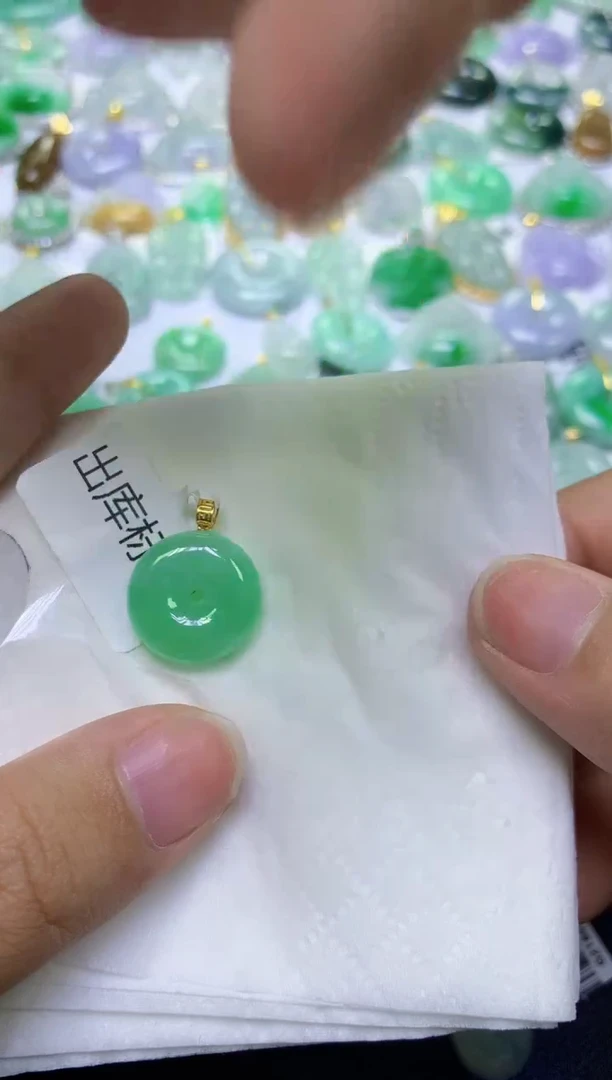 翡翠18K金镶嵌颈饰天然缅甸翡翠A货百元以上9元证书费自理