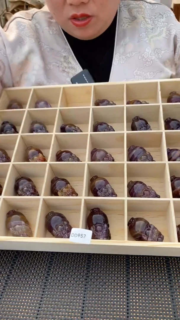 【闪购商品】萤石貔貅未镶嵌（紫黄）萤石貔貅D957多样性发其一