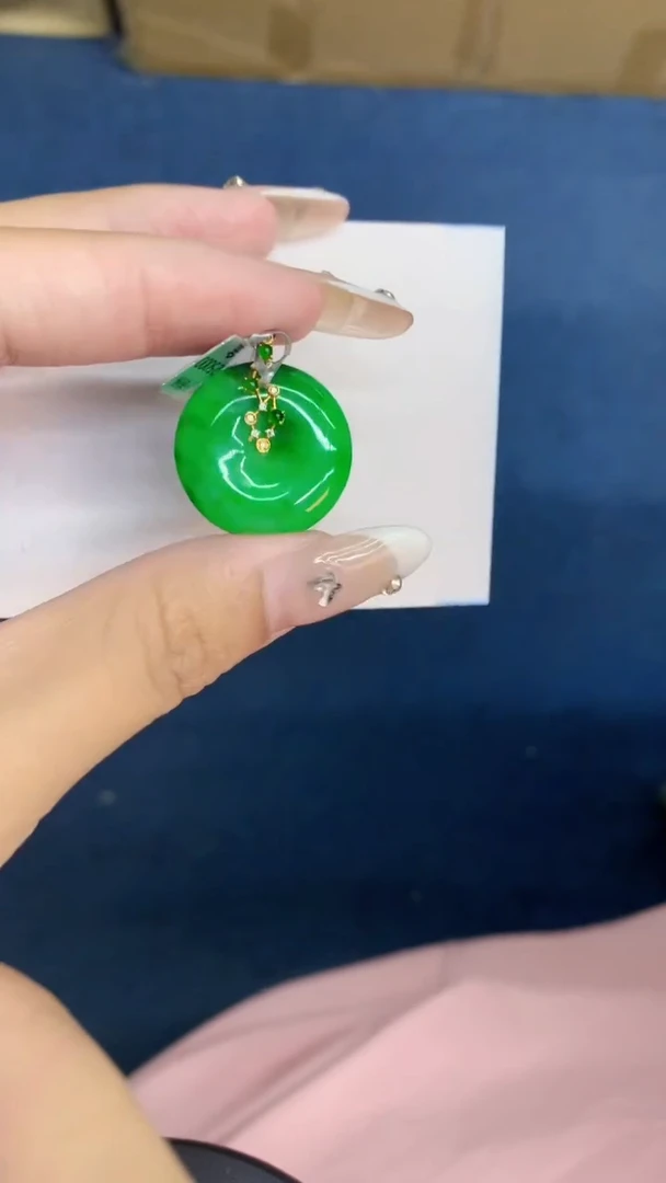 翡翠18K金镶嵌吊坠(不含链)1