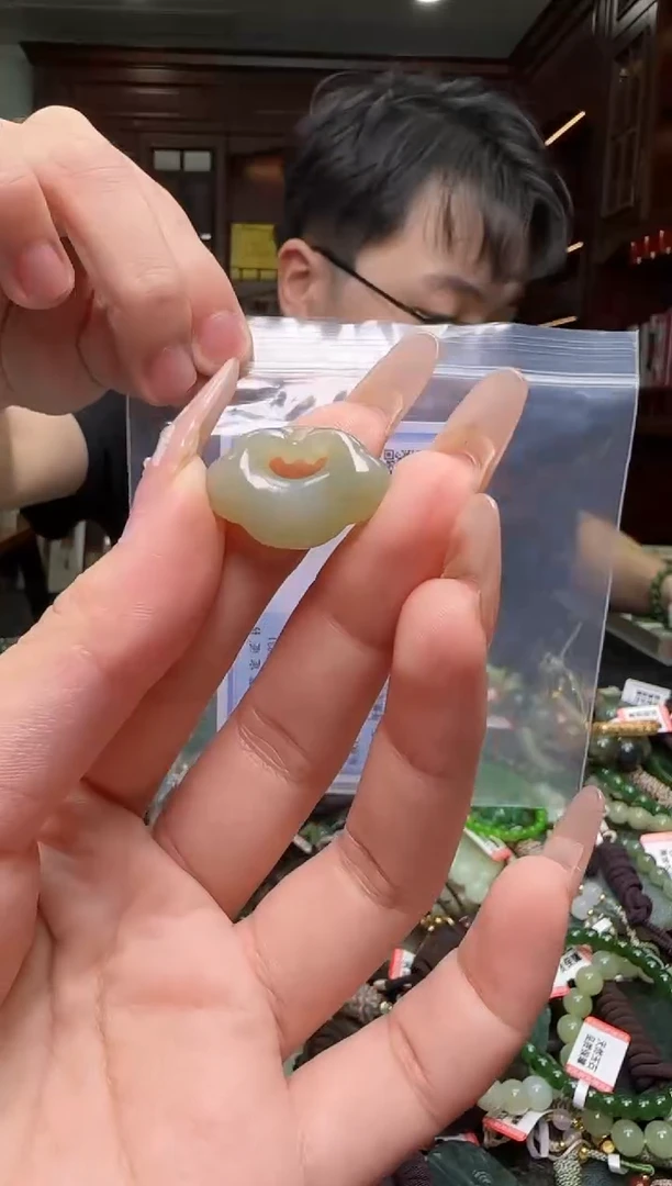 颈饰未镶嵌和田玉多样性发一