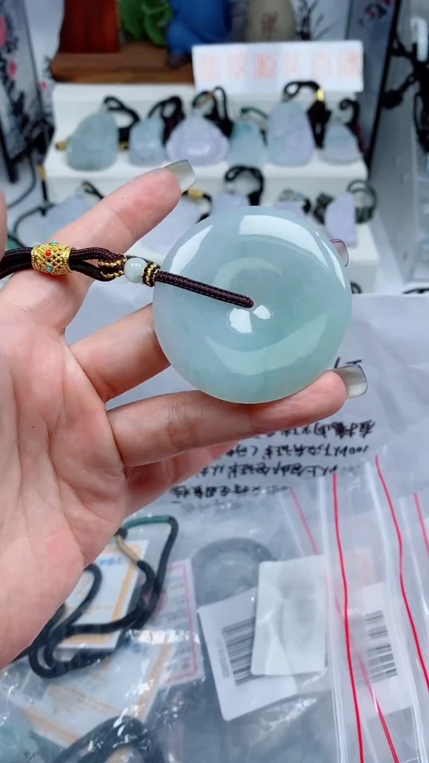 翡翠未镶嵌颈饰吊坠
