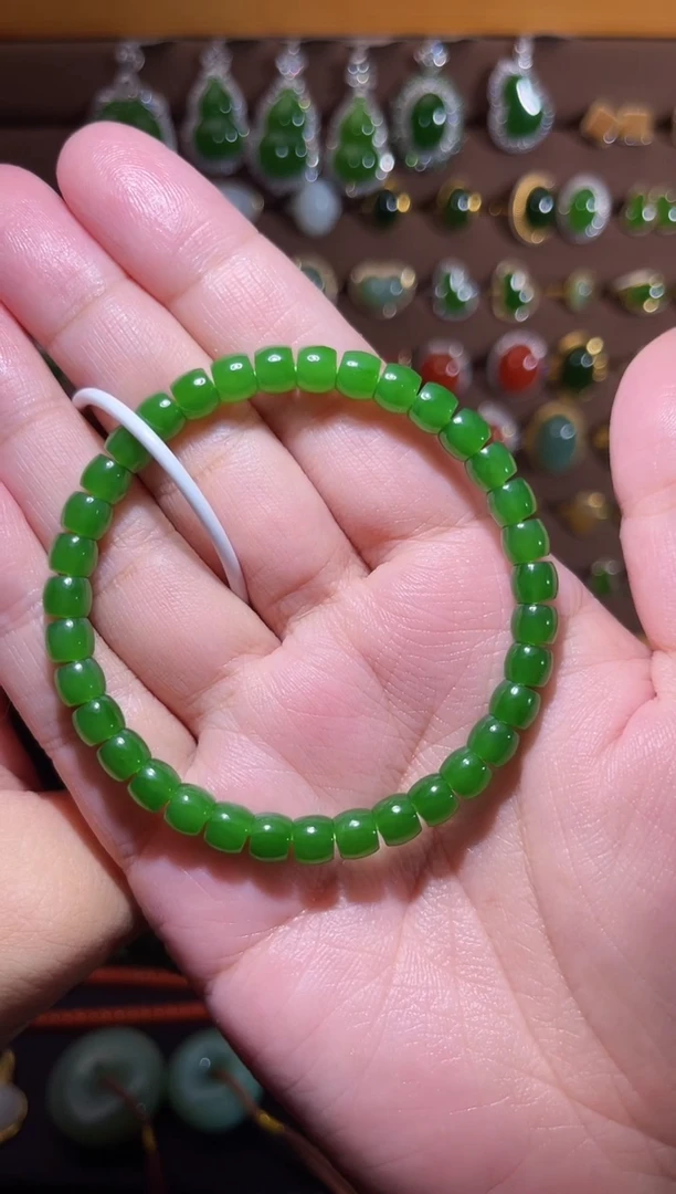 和田玉未镶嵌颈饰碧玉手串