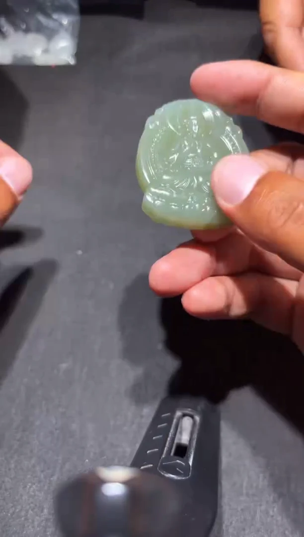 未镶嵌和田玉（糖玉）挂件和田玉