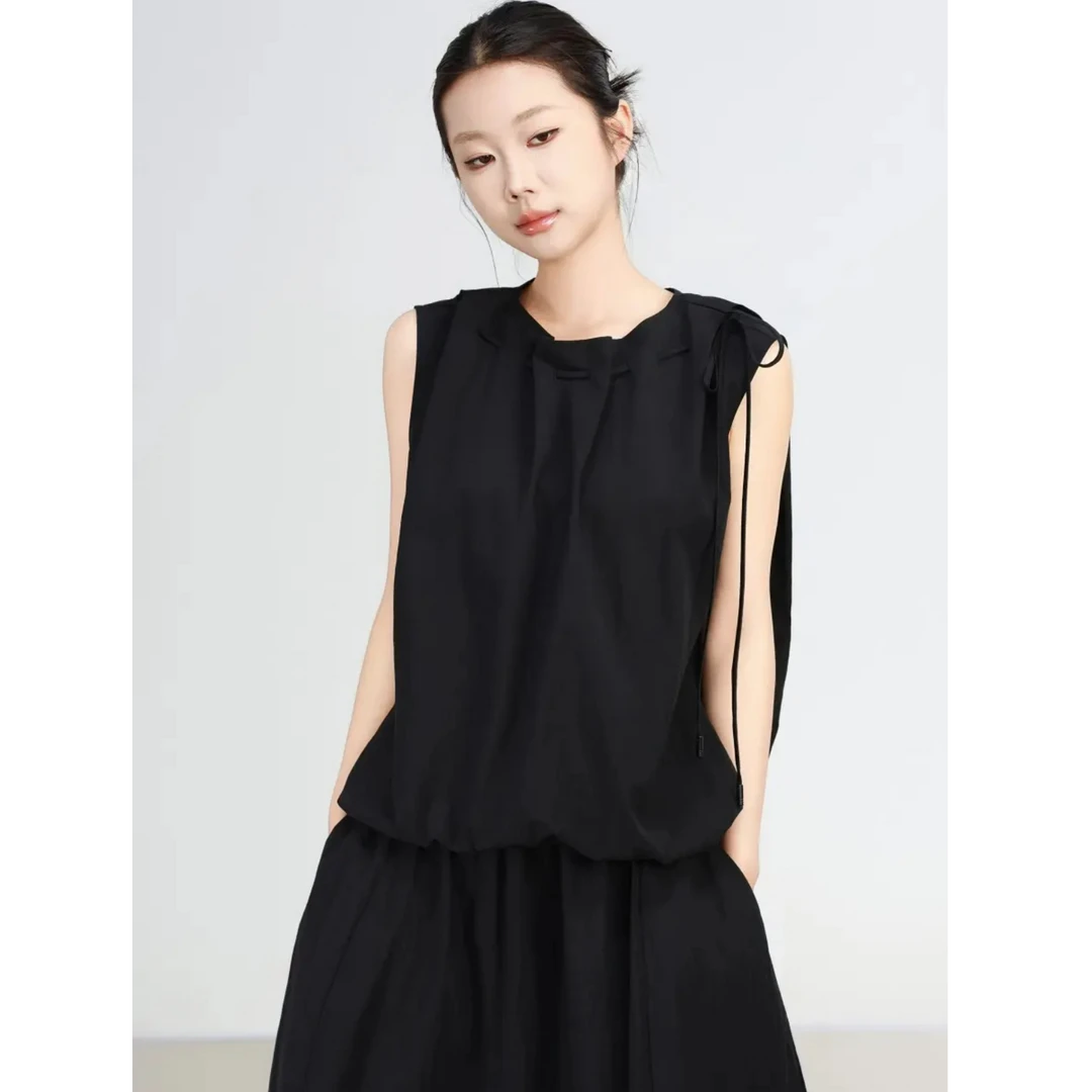 GIRDEAR/哥弟1300977时尚简约花苞设计褶皱肌理气质百搭套头背心