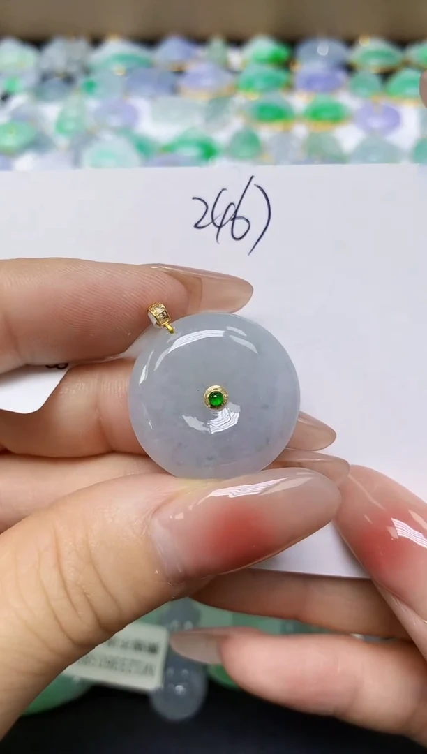 翡翠18K金镶嵌颈饰 天然缅甸翡翠A货