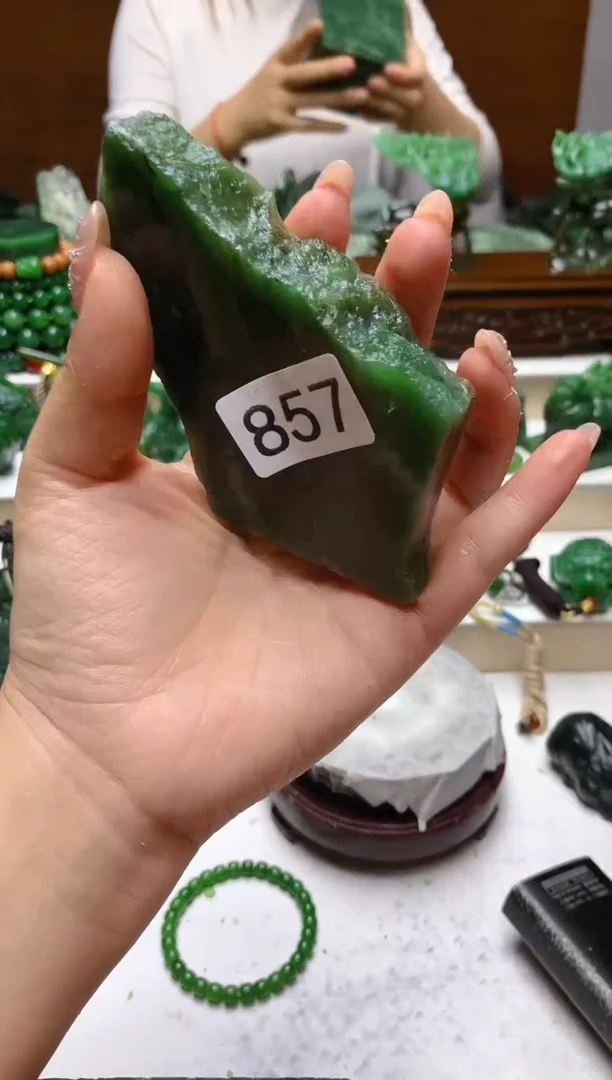 未镶嵌和田玉（碧玉）珠宝半成品1