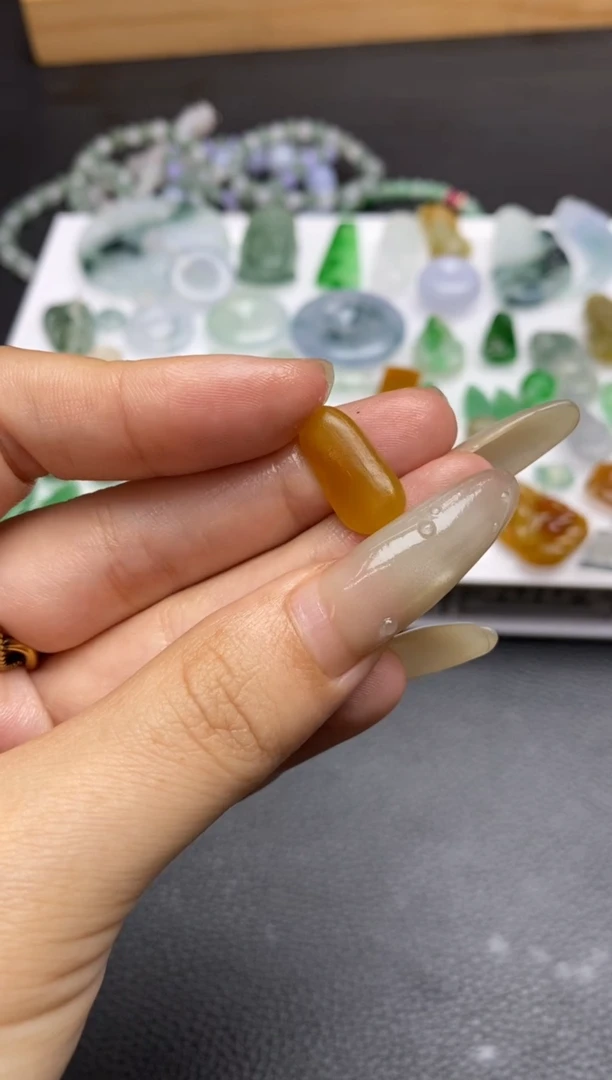 未镶嵌定制翡翠翡翠毛货~