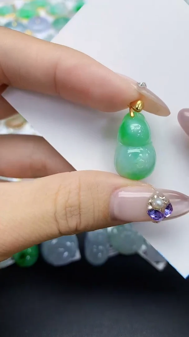 翡翠未镶嵌颈饰天然翡翠A货