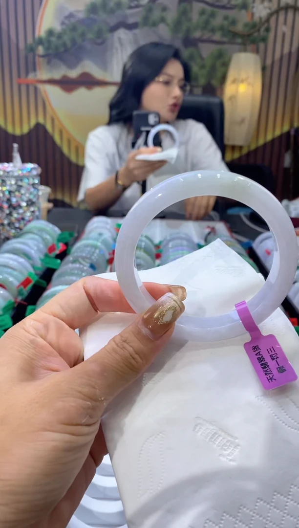 翡翠手镯未镶嵌多人07350