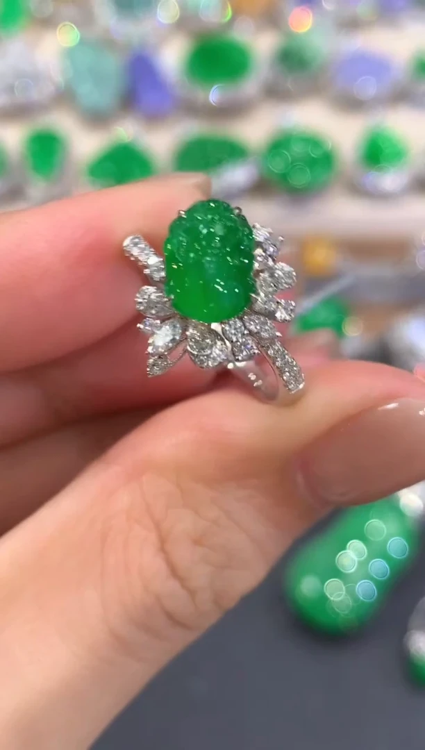 18K金镶嵌戒指翡翠w36