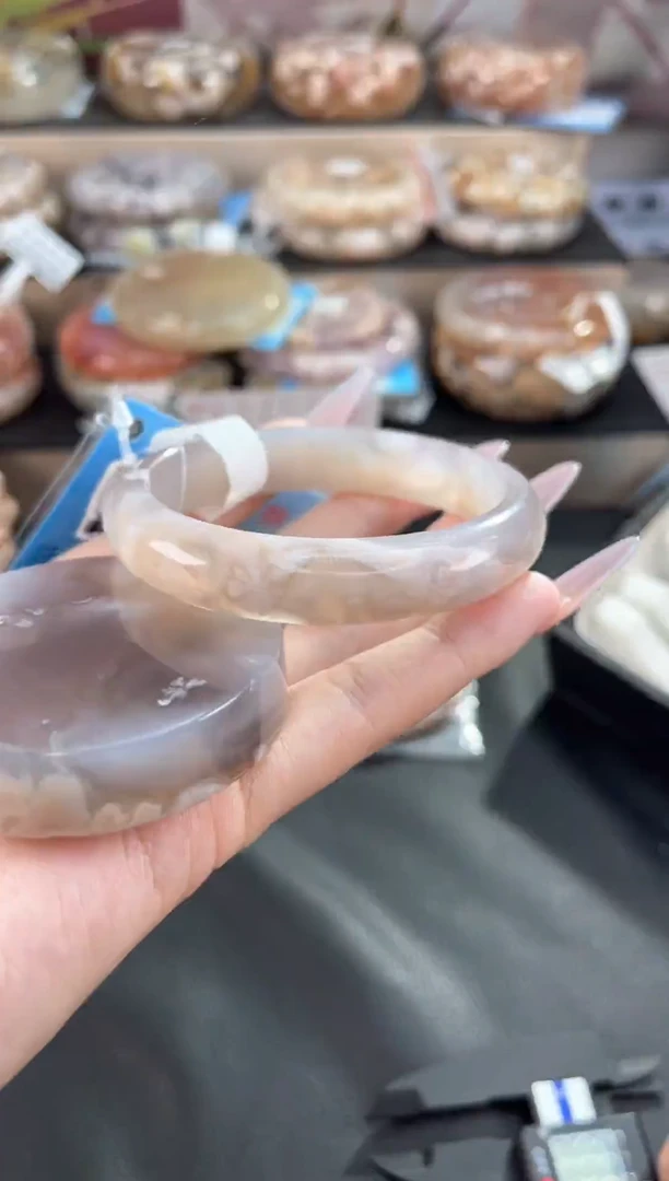 未镶嵌手镯石英质玉58