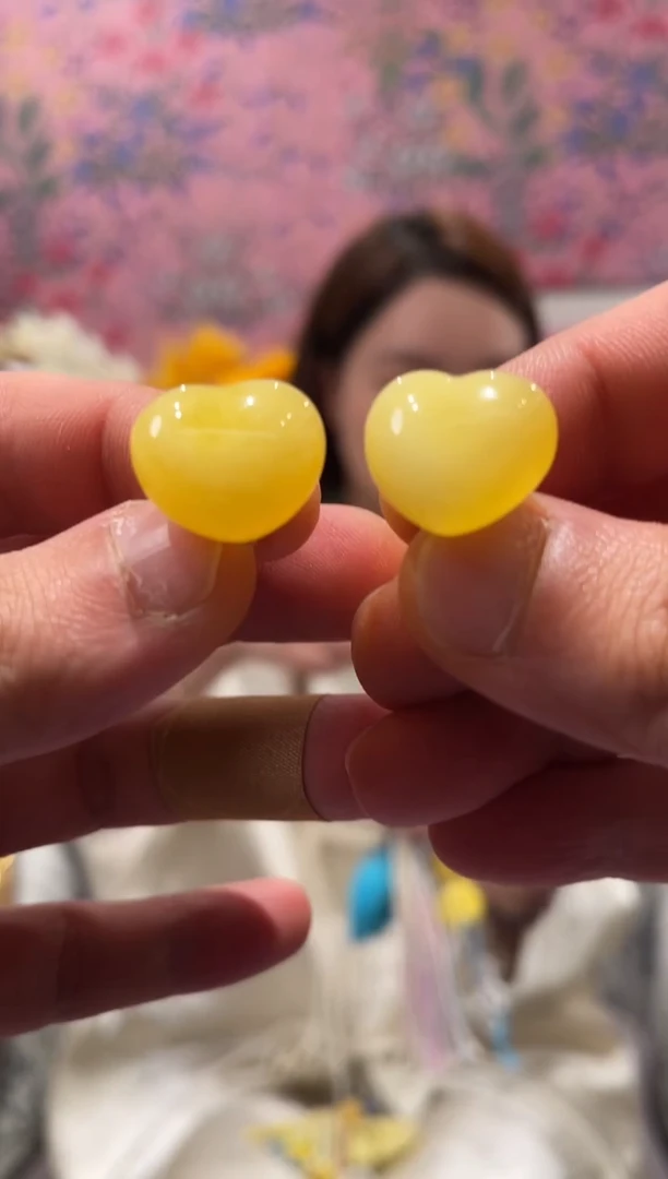 【闪购商品】蜜蜡裸石18K金镶嵌爱心蜜蜡耳钉白花蜡