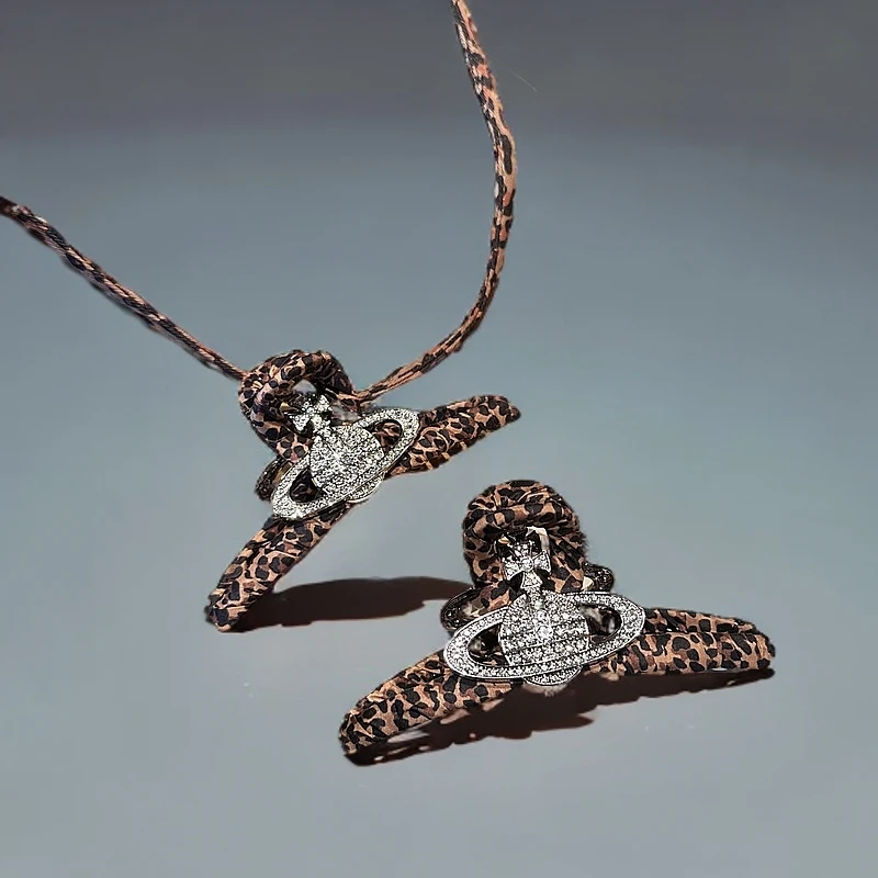 洋气爆闪ins土星闪钻清冷感抓夹女韩国盘发鲨鱼夹后脑勺发夹