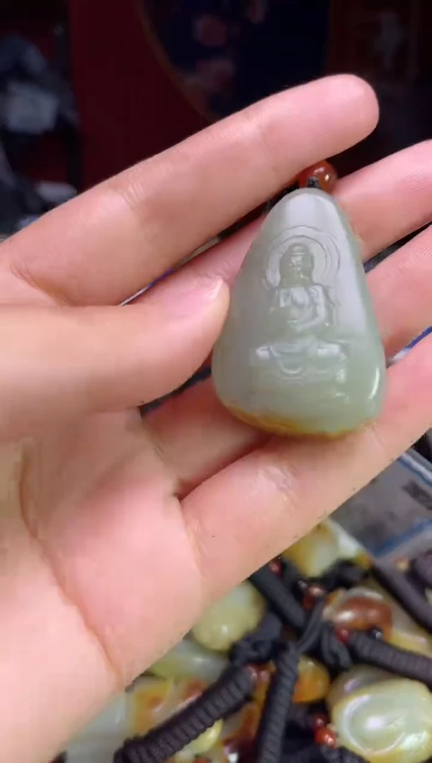 颈饰未镶嵌和田玉1