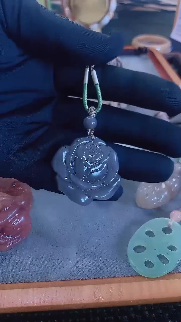 吊坠(不含链)未镶嵌石英质玉玫瑰花吊坠