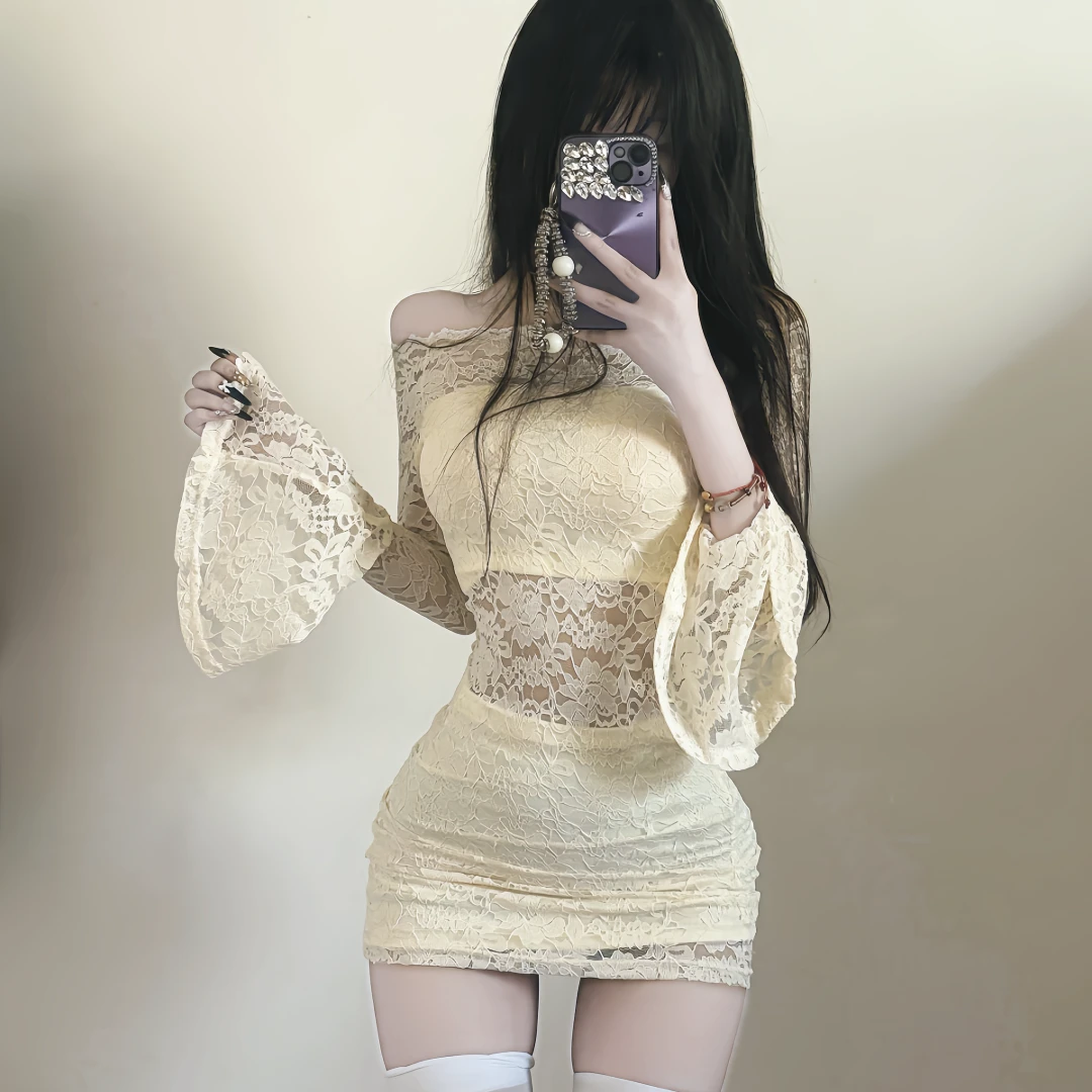 IQCQ蕾丝纯欲辣妹连衣裙女春夏性感一字肩收腰紧身喇叭袖包臀短裙