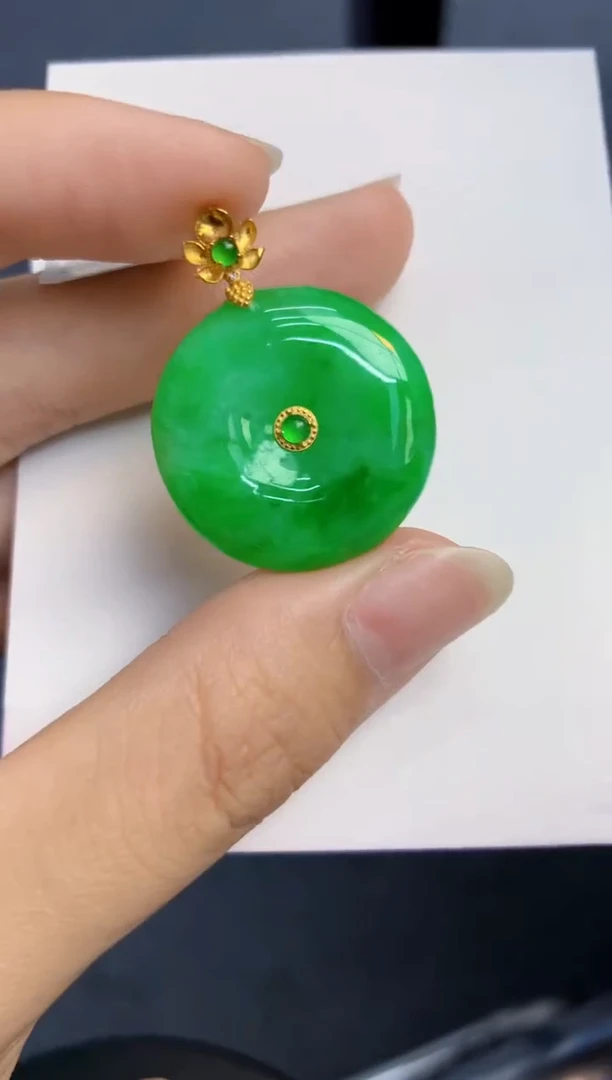 颈饰18K金镶嵌翡翠天然缅甸A货翡翠
