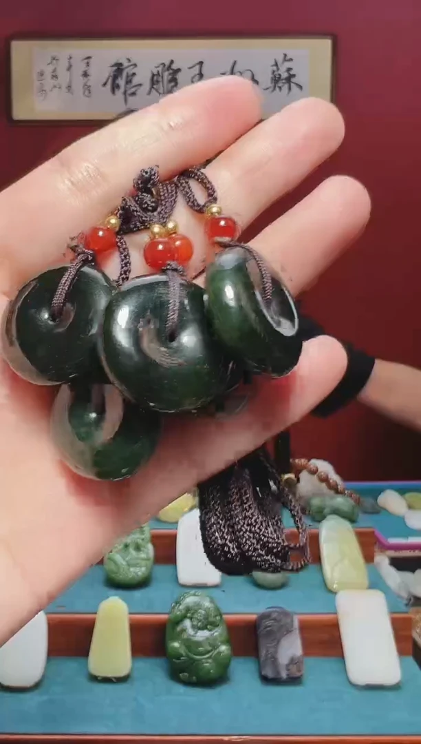 和田玉未镶嵌吊坠(不含链)1