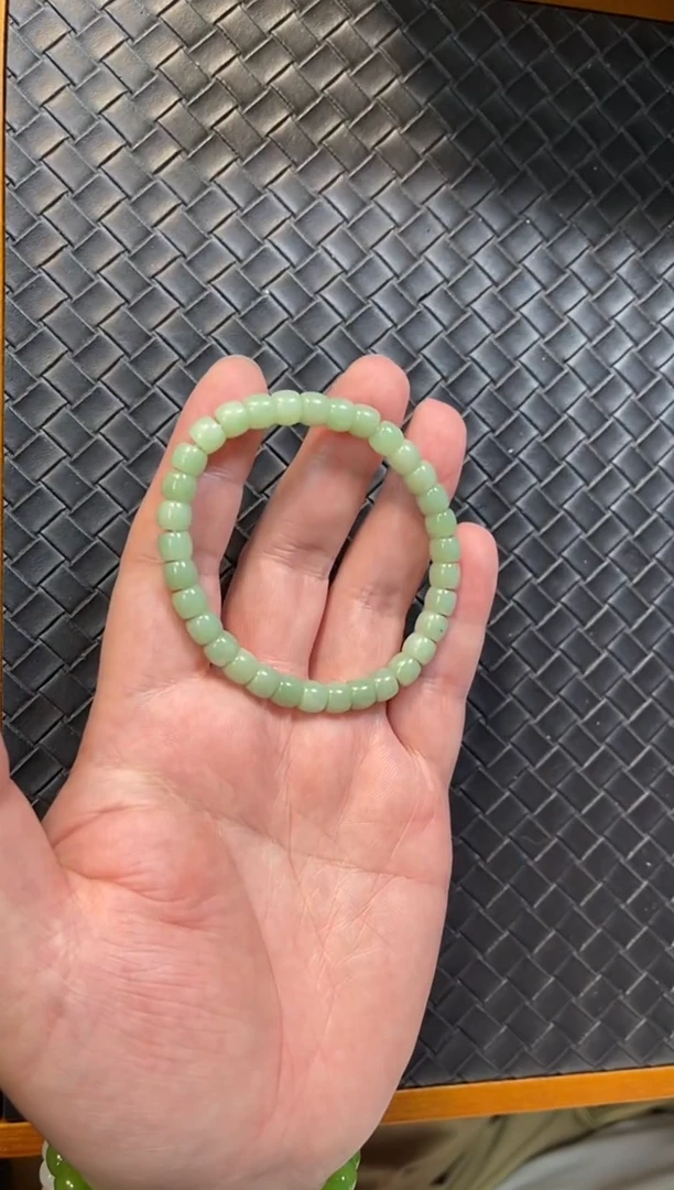 颈饰未镶嵌和田玉黑羊洞单圈手串多样性发一