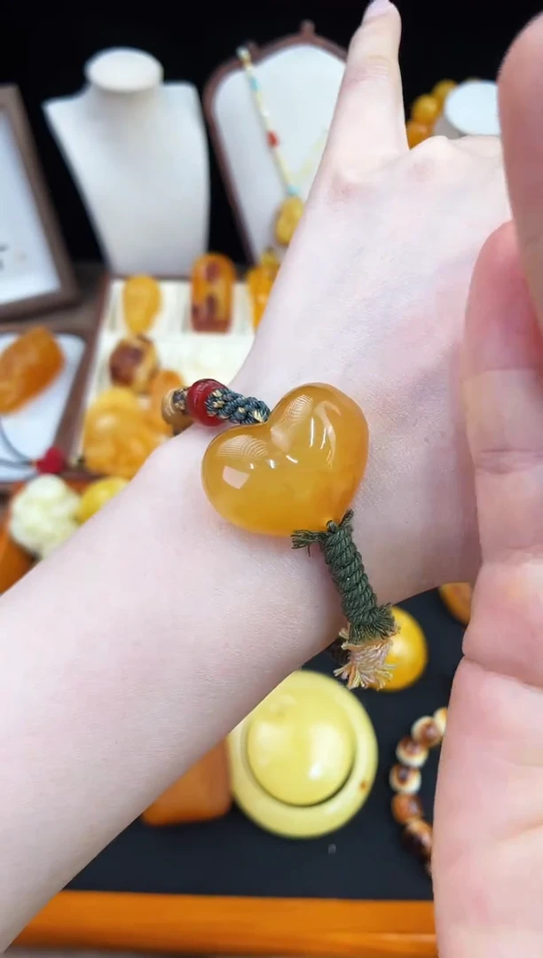 琥珀未镶嵌珠宝奇石柒月