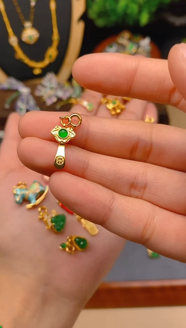 【闪购商品】翡翠吊坠(不含链)银S925镶嵌立体如意万能扣