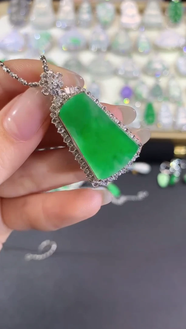 吊坠(不含链)18K金镶嵌翡翠49-无事牌