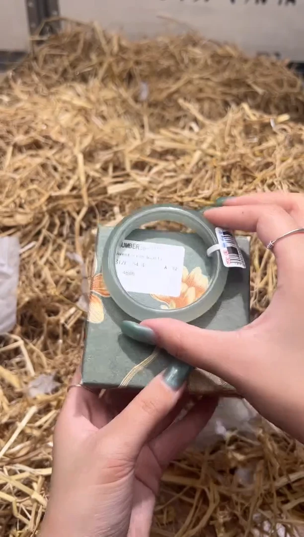 未镶嵌手镯石英质玉D1111LV