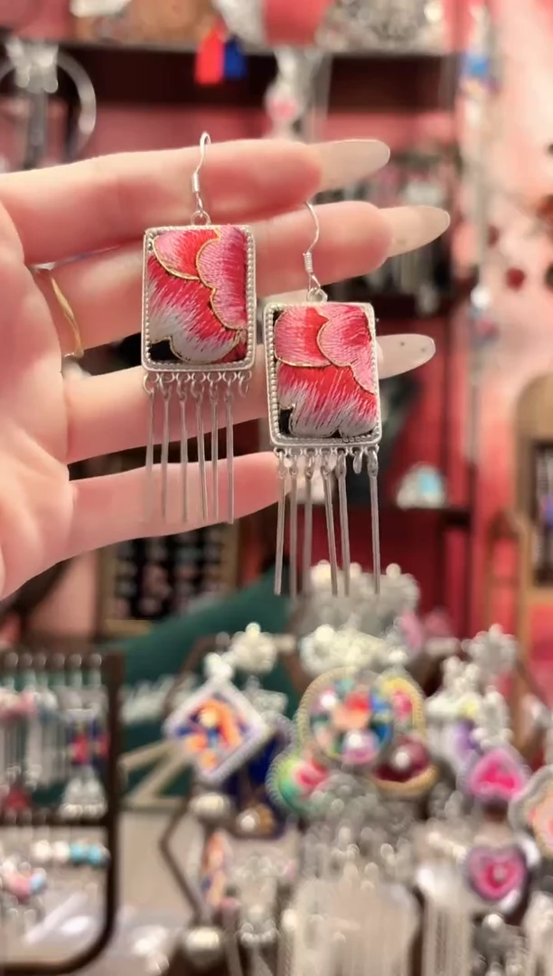 织绣云织谣民族风精美饰品69