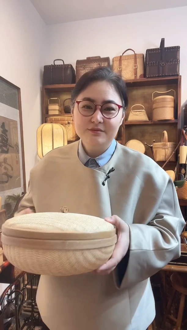 手工竹编带盖收纳筐