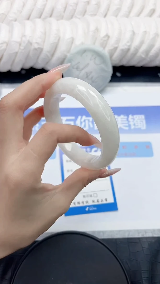 未镶嵌手镯和田玉132-60