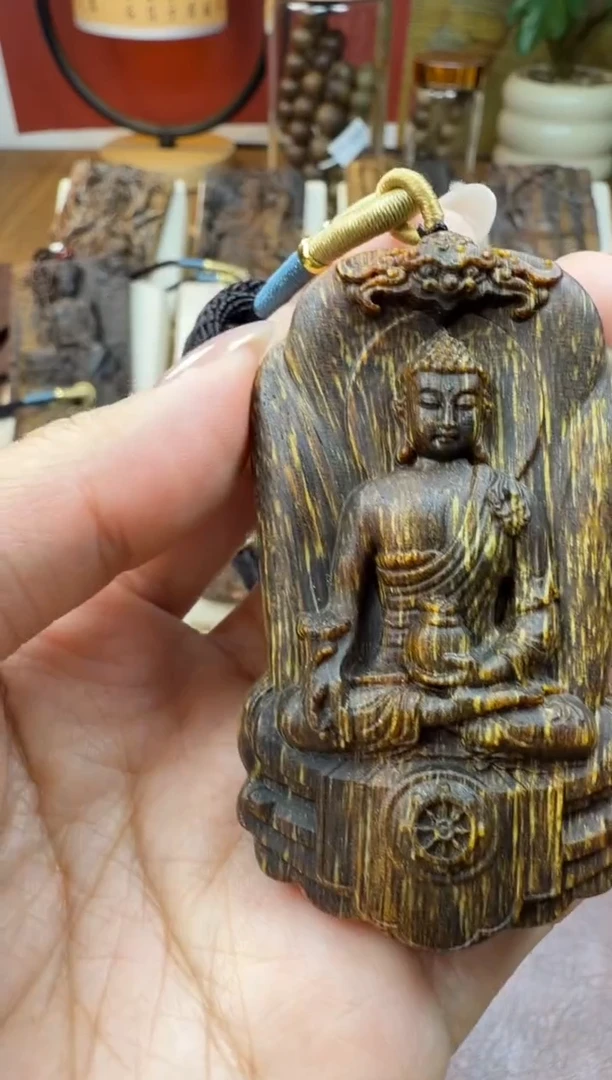 木木雕款芽庄   药师佛  7cm 送养香瓶