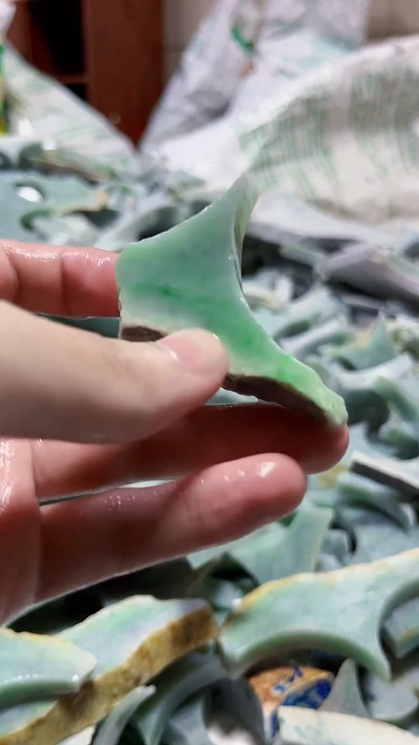 翡翠裸石缅甸翡翠A货文7838