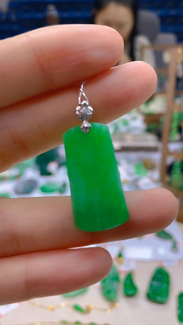 颈饰18K金镶嵌翡翠新号开播 全场乱卖