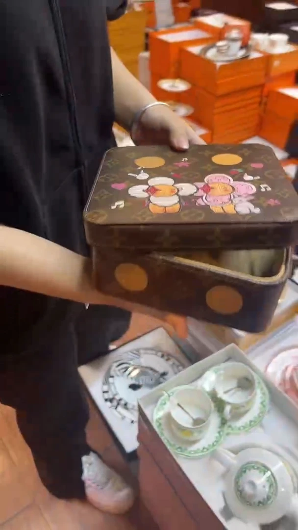杯鸿辉家品牌瓷器，京东包邮！