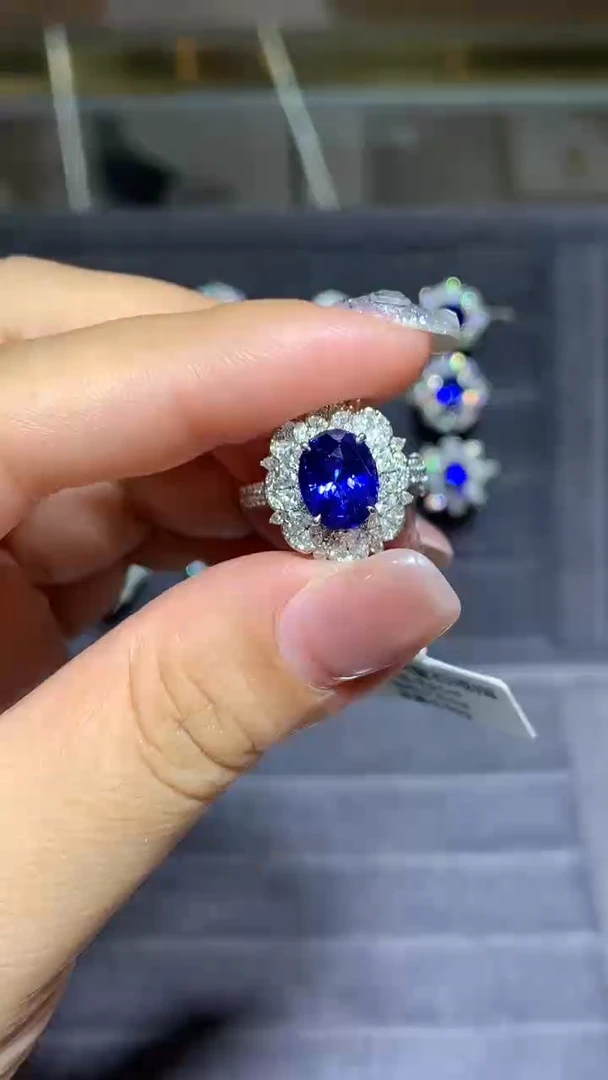 戒指蓝宝石18K金镶嵌3.05CT