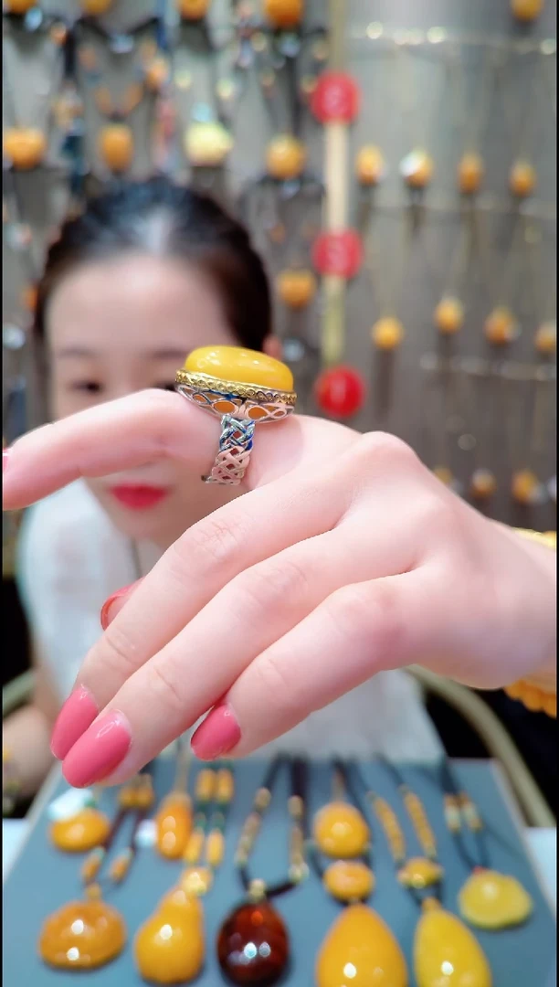 蜜蜡银S925镀金镶嵌珠宝奇石﹣F610蜜蜡戒指