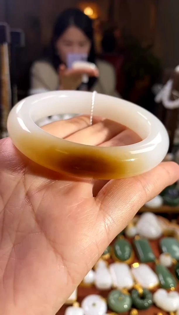 未镶嵌手镯和田玉56
