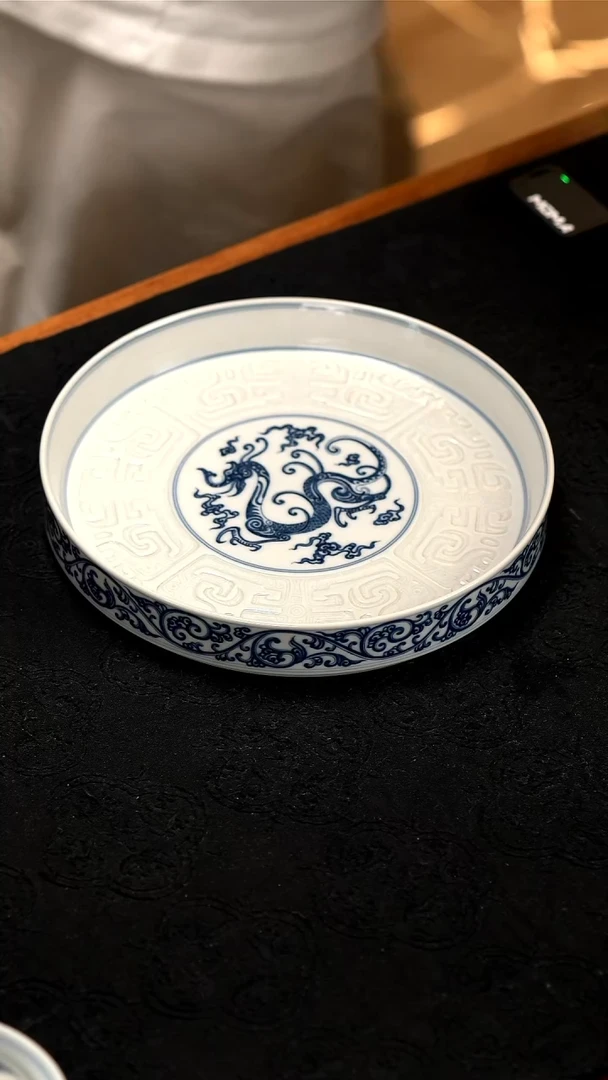 漾*快雪时晴龙纹壶承