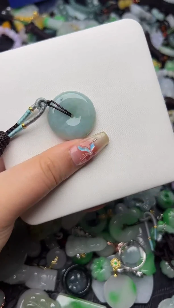 翡翠未镶嵌颈饰天然缅甸翡翠吊坠