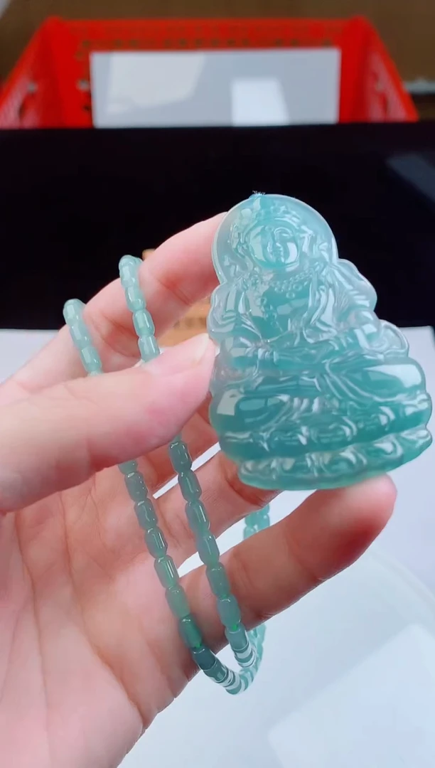 颈饰未镶嵌翡翠   ·