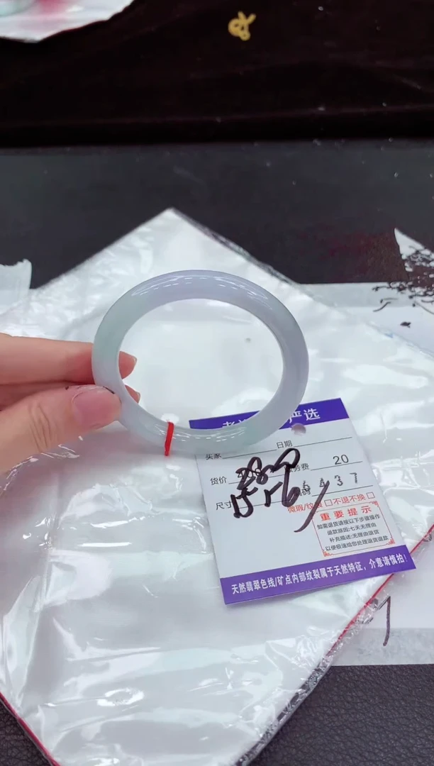 翡翠手镯未镶嵌1111111111111111