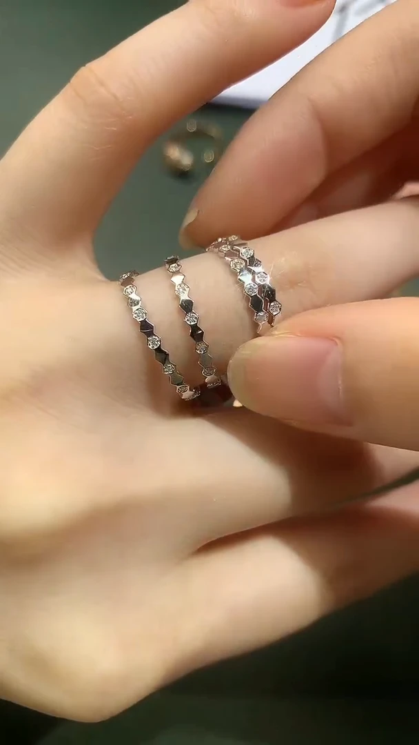 戒指18K金镶嵌钻石多样性发其一D570|1280