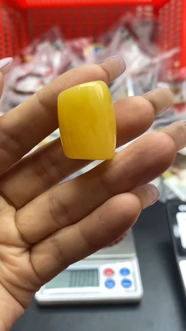 琥珀未镶嵌珠宝奇石135