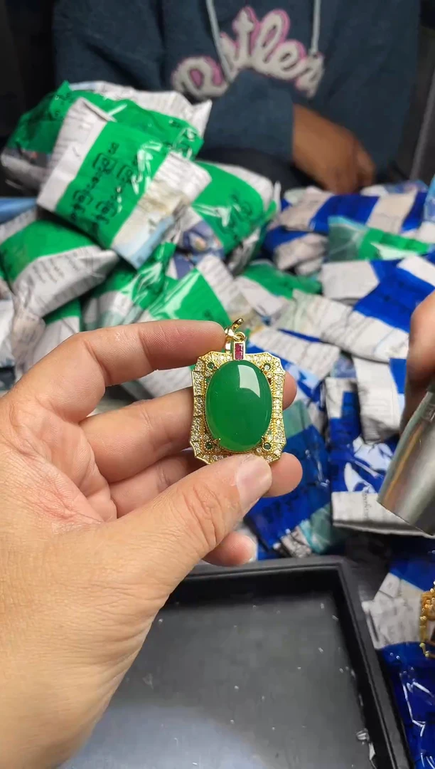 强子收货时尚吊坠Y-37