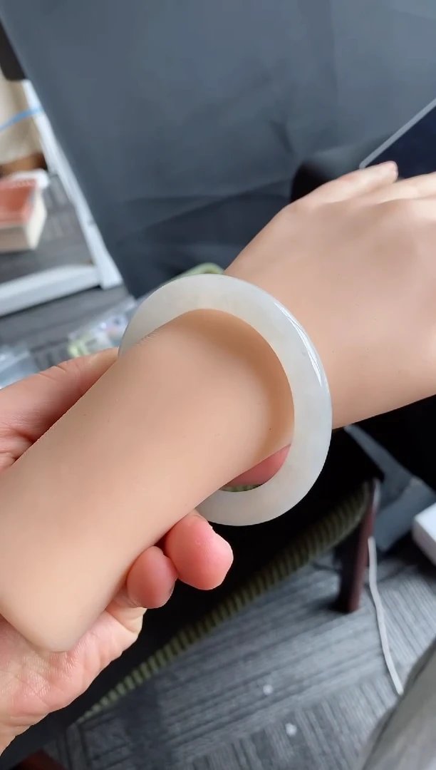 【闪购商品】翡翠手镯未镶嵌1号55*9.7*9.9.圆条