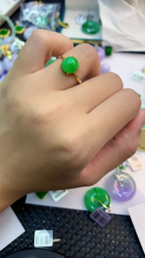 颈饰未镶嵌翡翠1