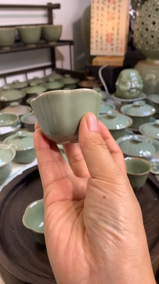 耀州窑青瓷素面花口杯30CC两只