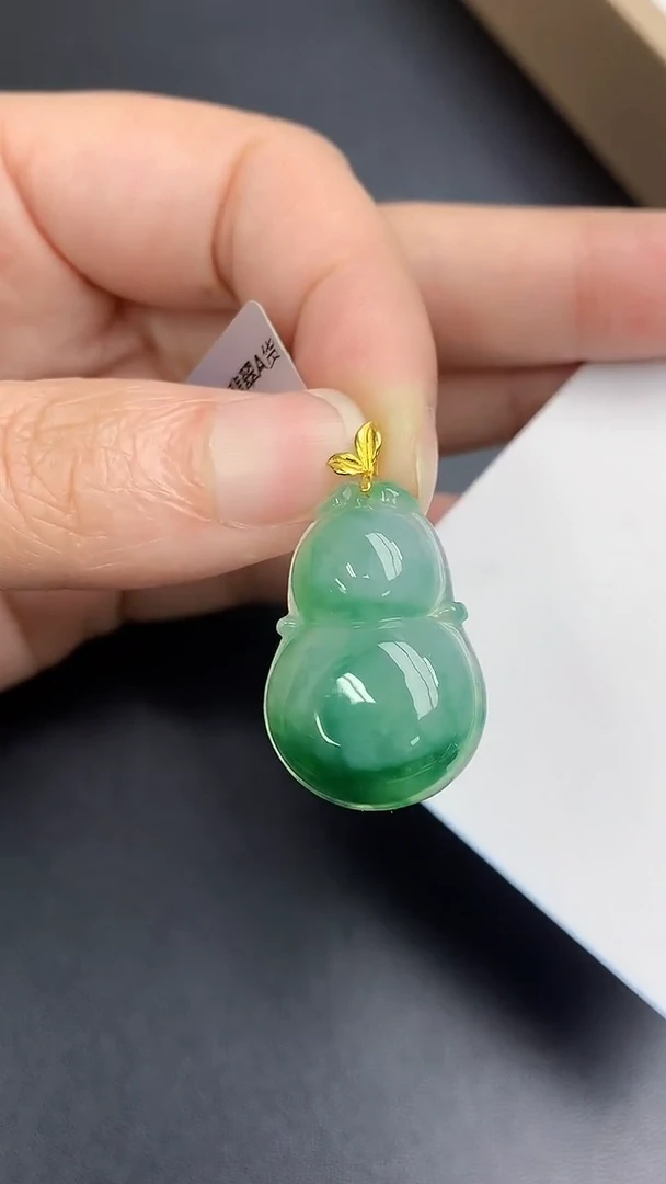 颈饰18K金镶嵌翡翠天然缅甸A货百元以上9元证书费自理