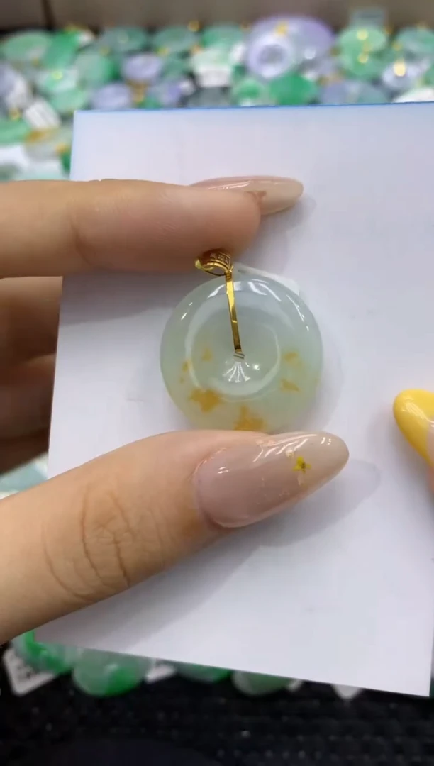 颈饰18K金镶嵌翡翠天然缅甸翡翠A货