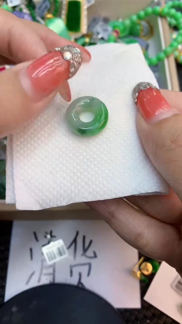 颈饰未镶嵌翡翠1